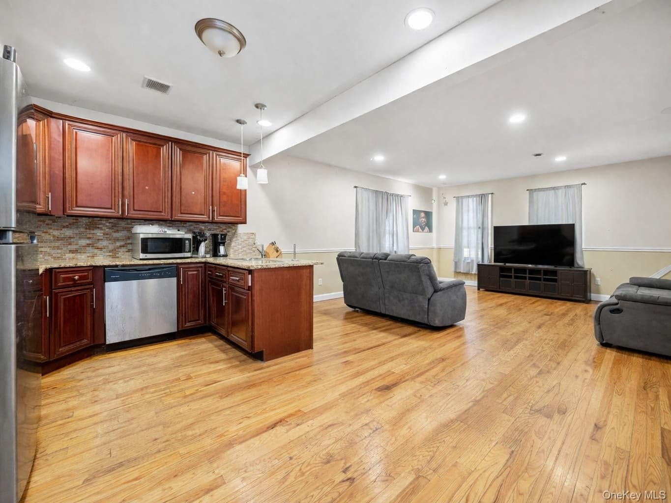 831 E 224th Street thumbnail 2