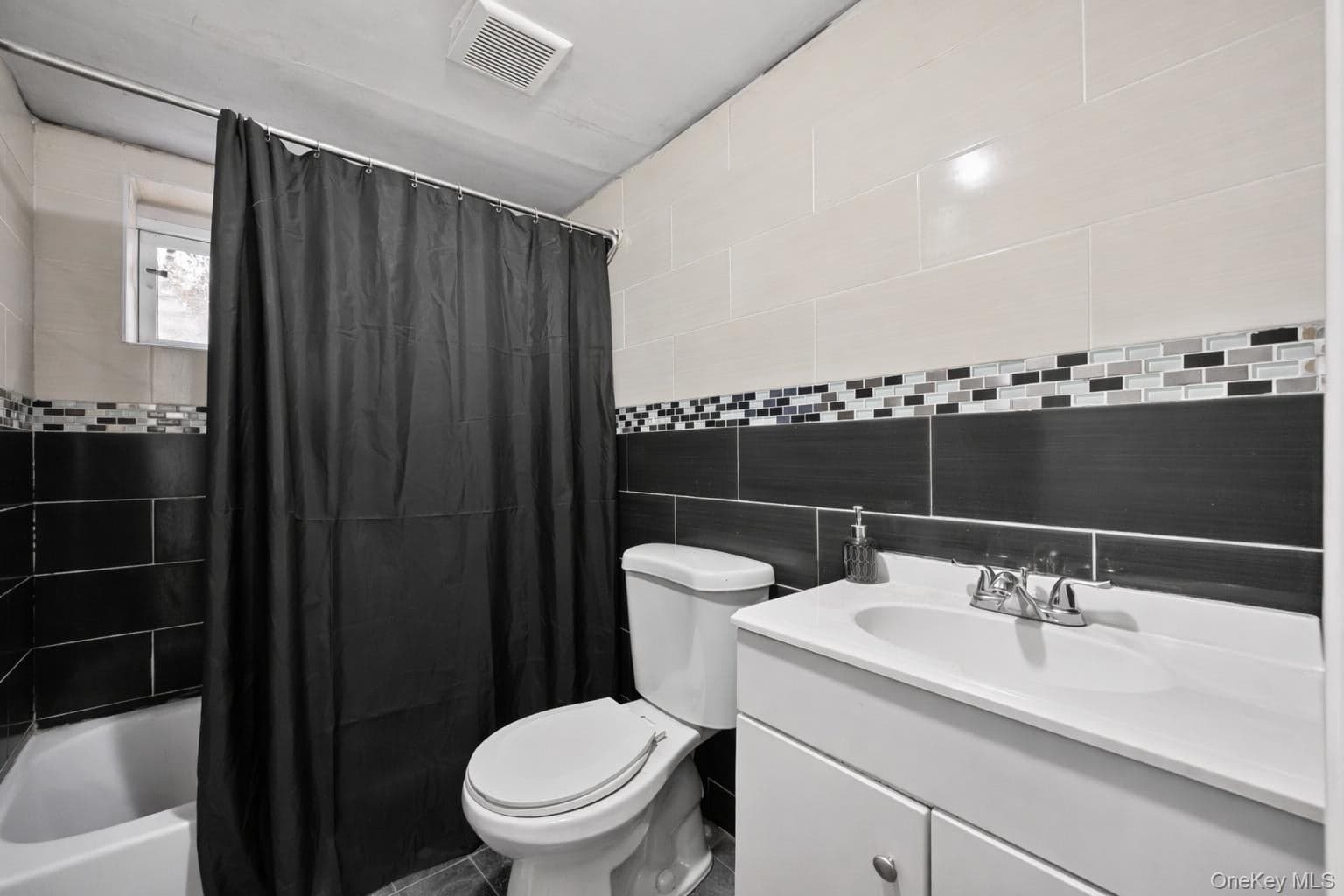 831 E 224th Street thumbnail 5