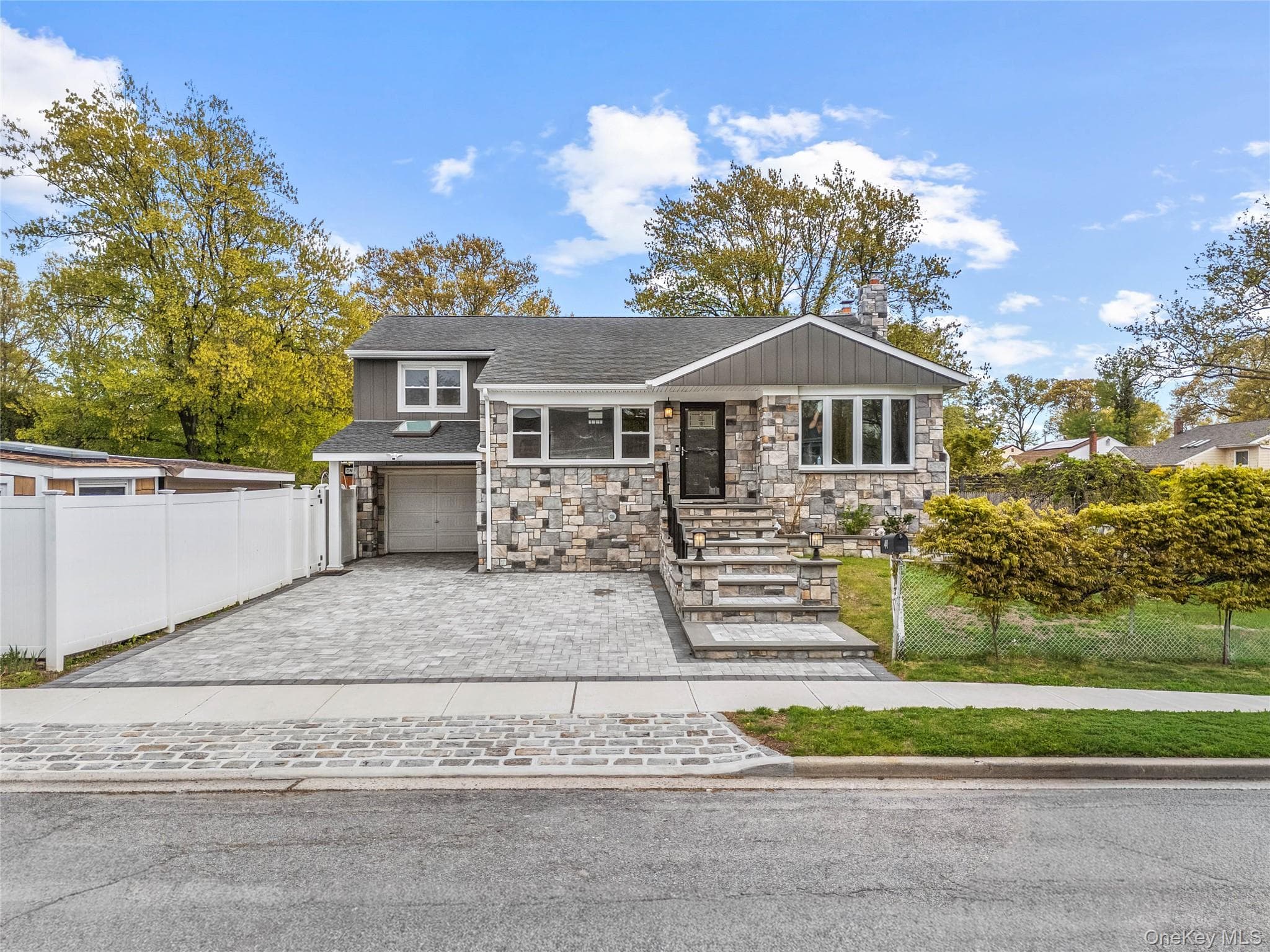44 Bruce Lane, Westbury