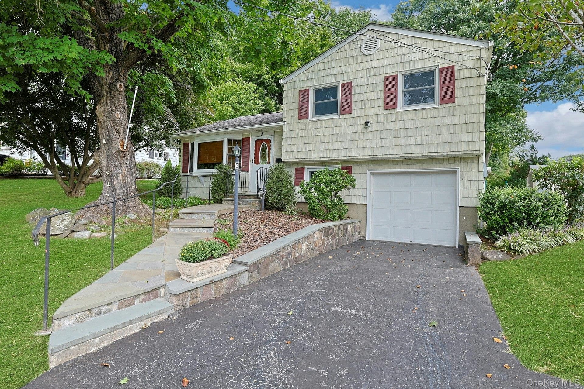 5 Seward Court thumbnail 4