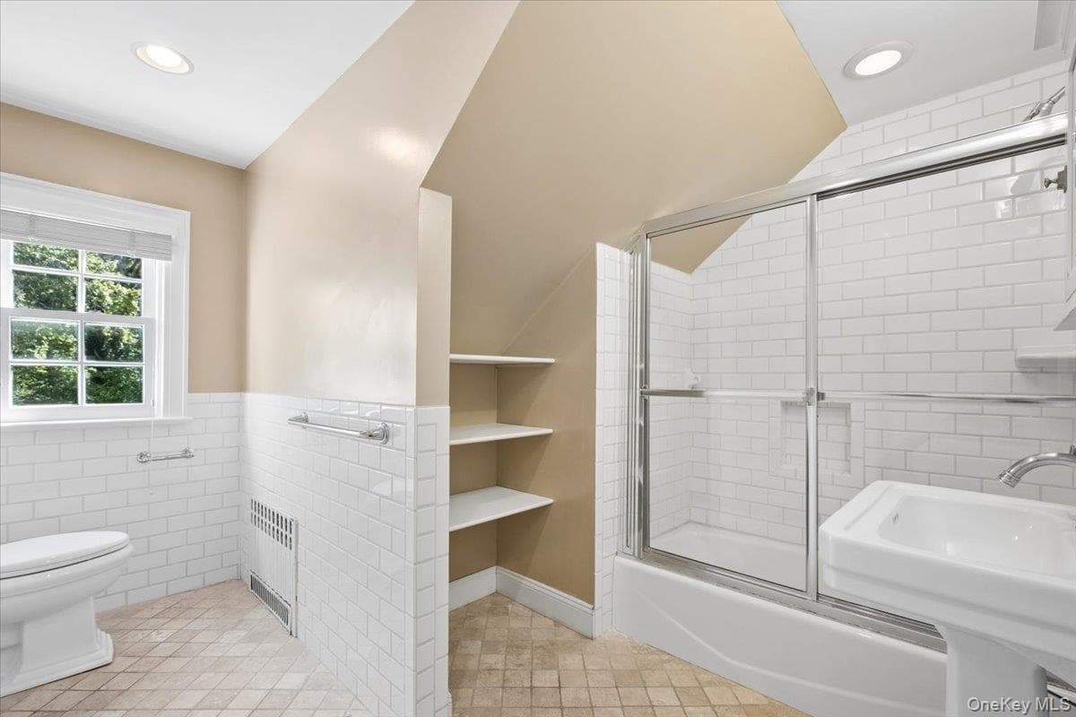 451 Beechmont Drive thumbnail 23