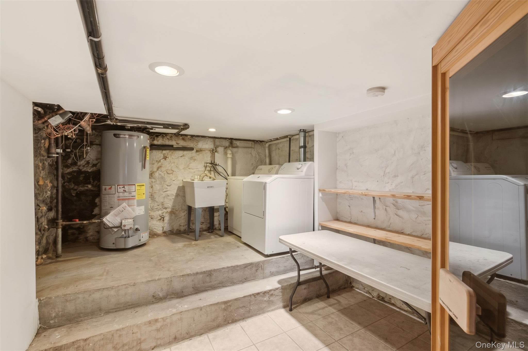 2239 Tiebout Avenue thumbnail 17