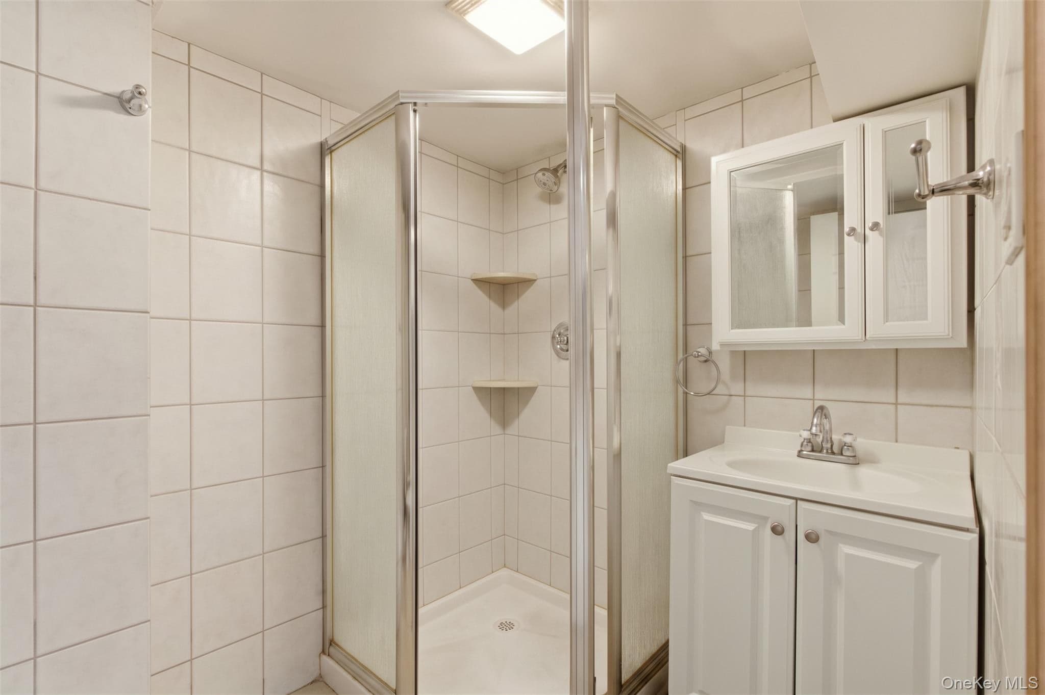 2239 Tiebout Avenue thumbnail 14