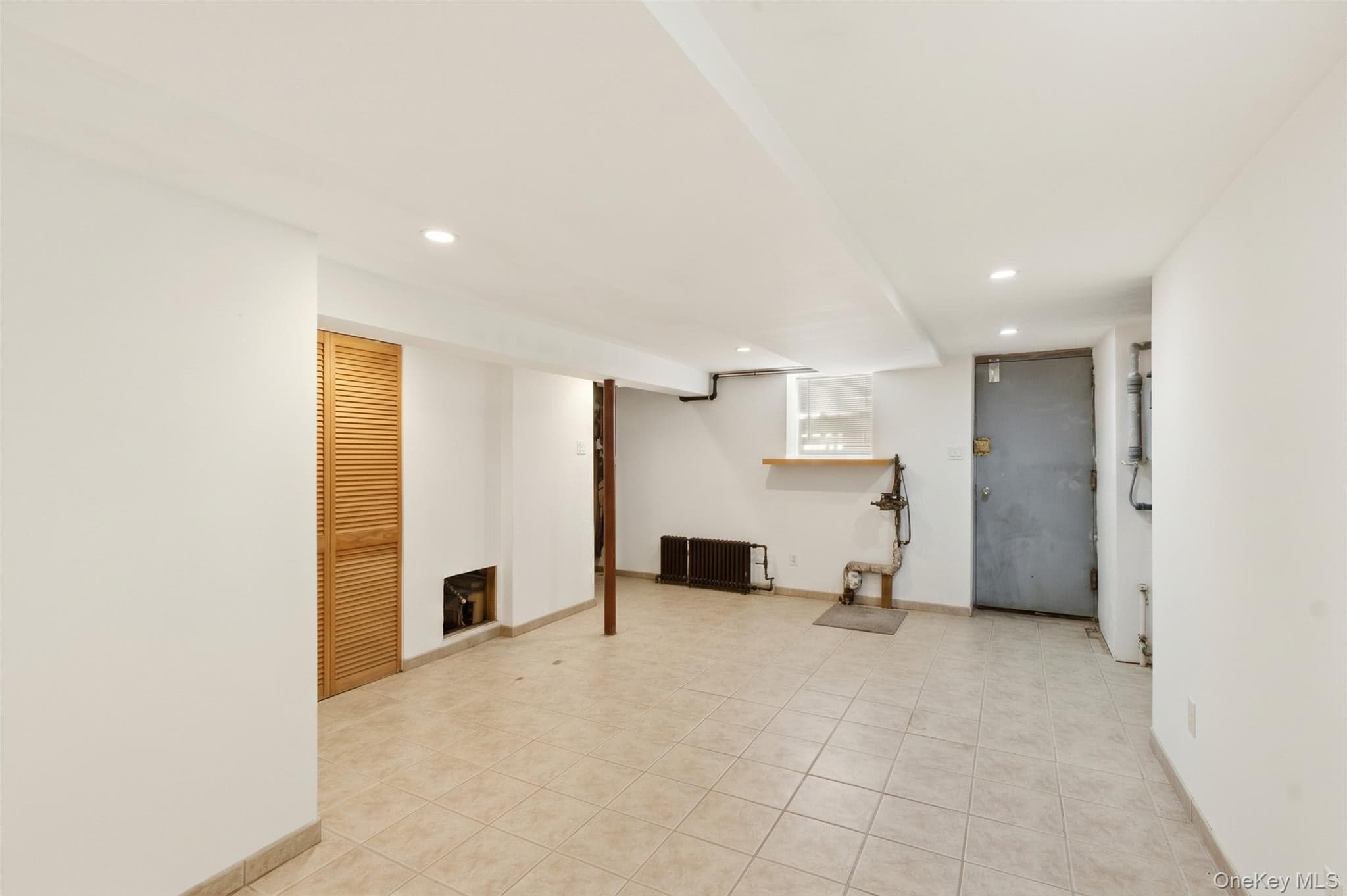 2239 Tiebout Avenue thumbnail 15