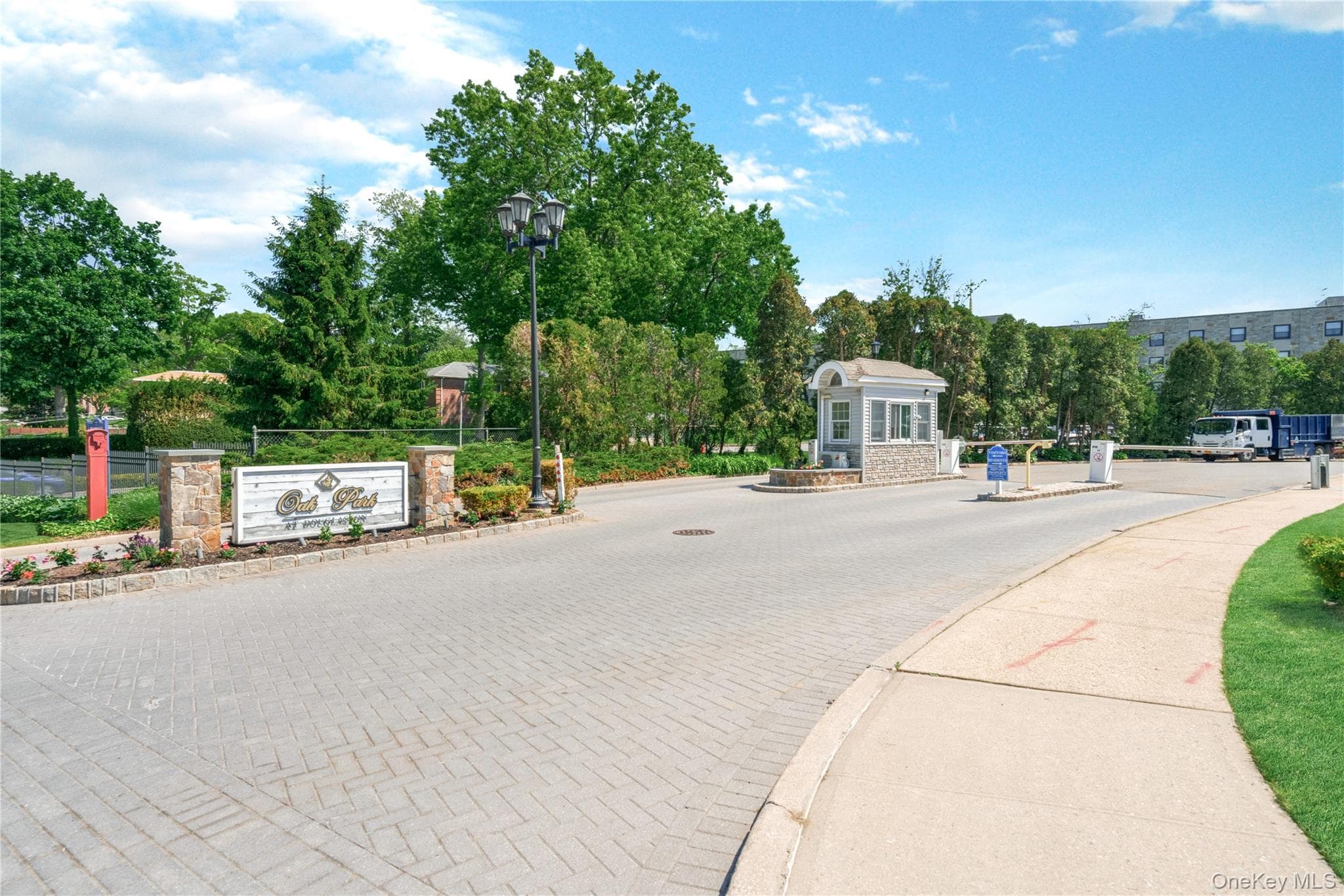 240-02 Oak Park Drive Unit: 18C thumbnail 28