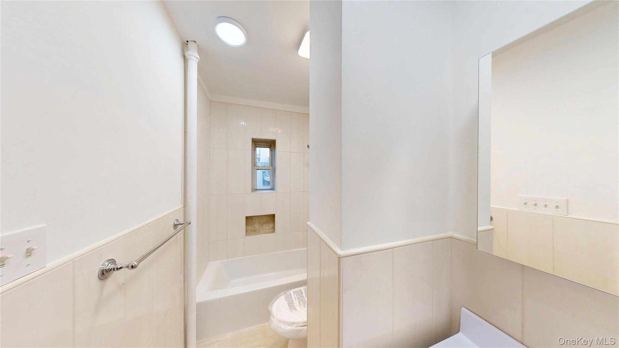 954 Manhattan Avenue thumbnail 2