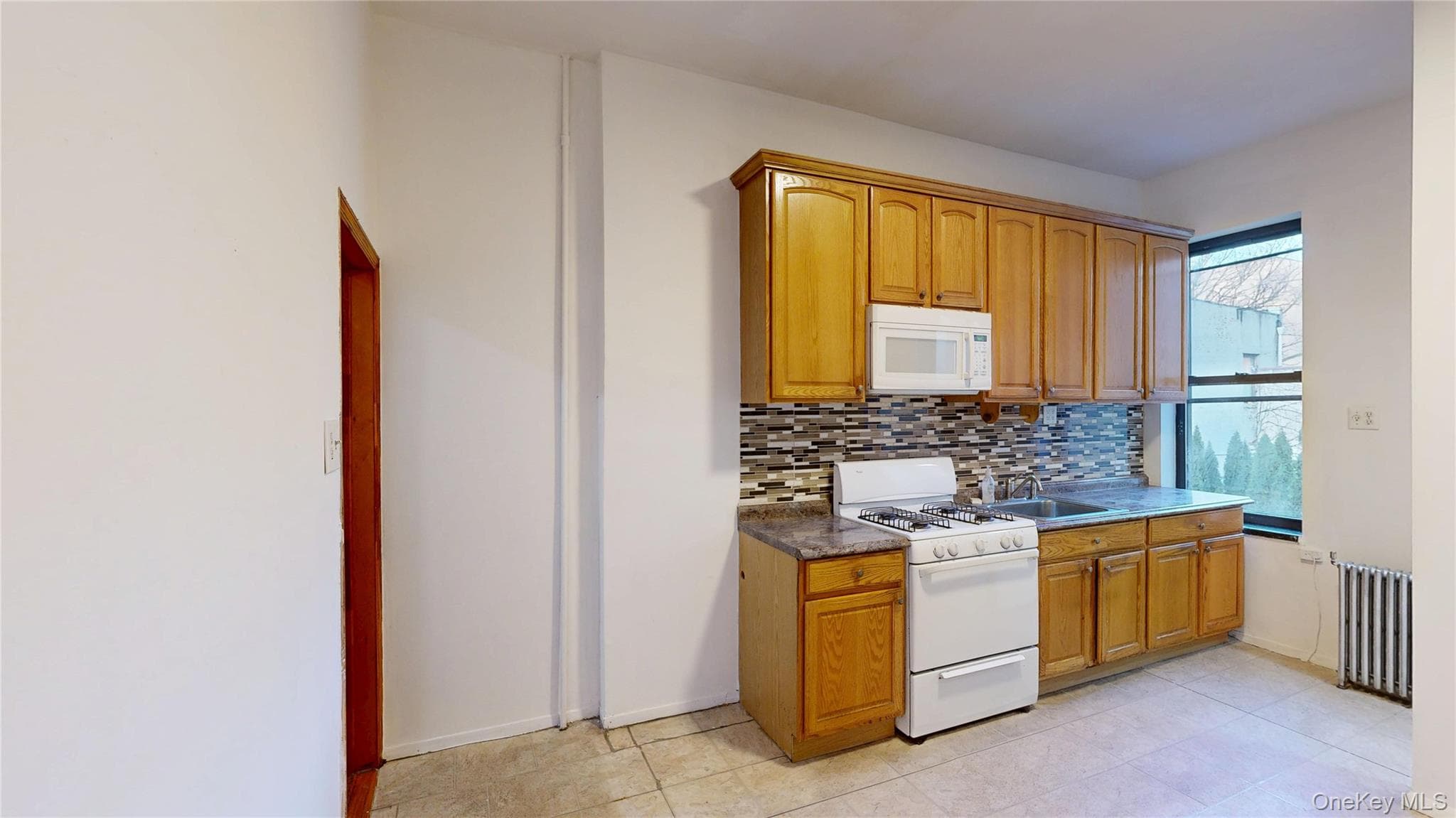 954 Manhattan Avenue thumbnail 4