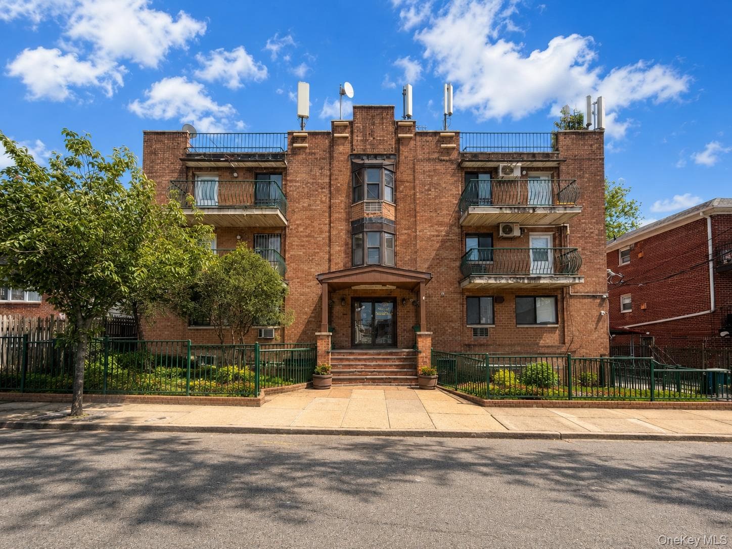 130-14 60th Avenue Unit: 2E photo 1