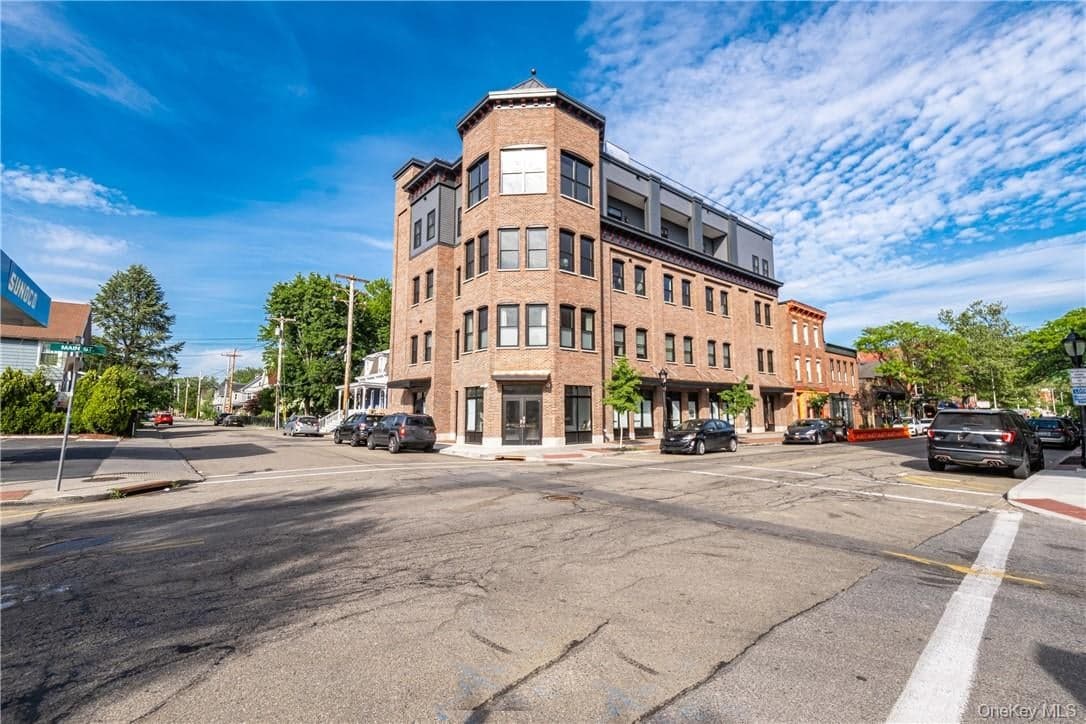 226 Main Street Unit: 301 thumbnail 5