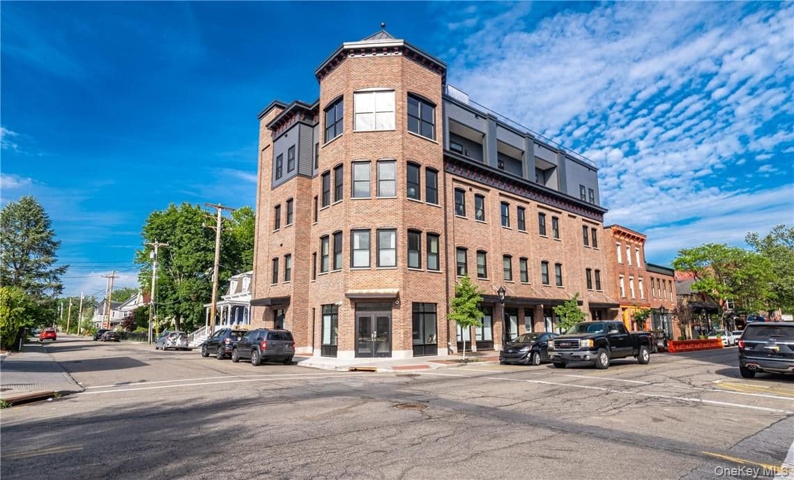 226 Main Street Unit: 301 thumbnail 2