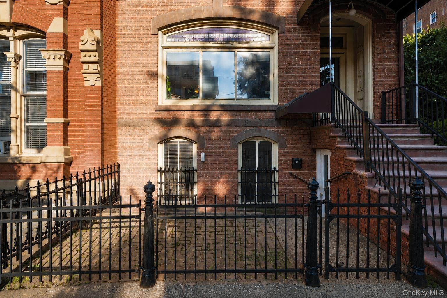98 Grand Street thumbnail 4