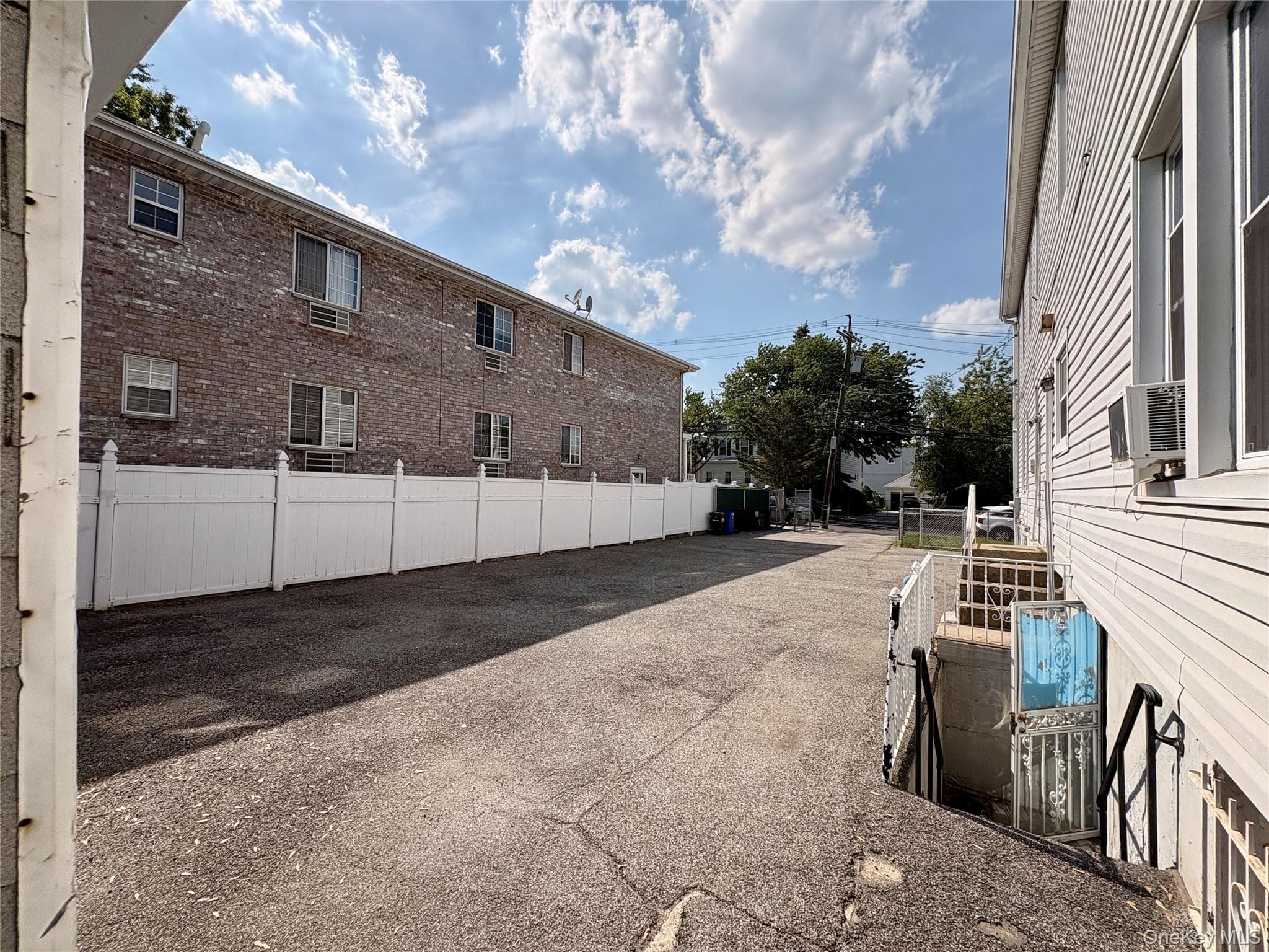 2910 Baisley Avenue thumbnail 5