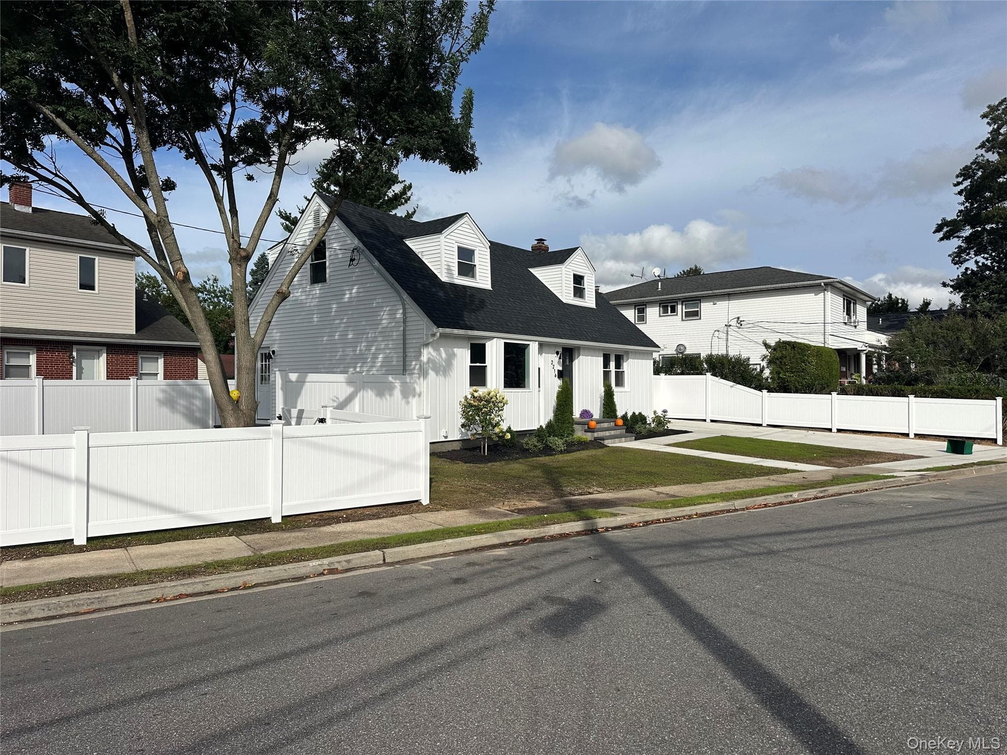 2216 Brooklyn Avenue thumbnail 20
