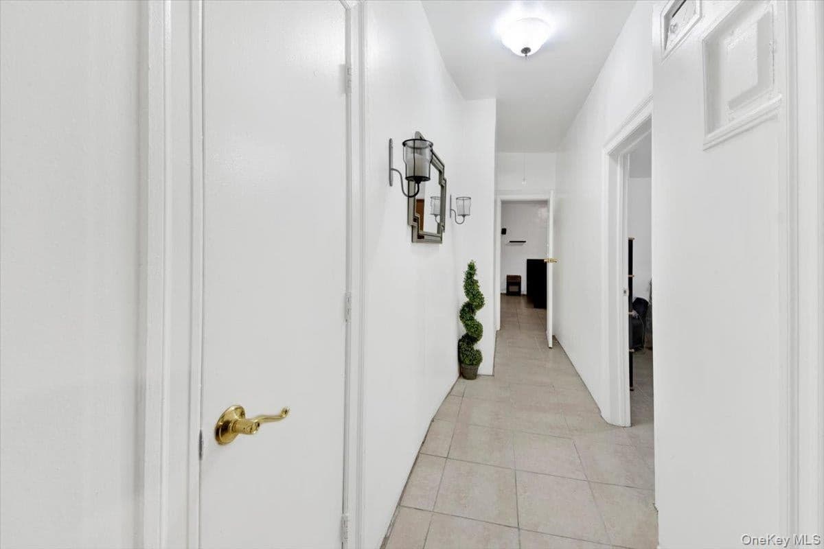 1972 Lafontaine Ave Unit: 1972 thumbnail 8