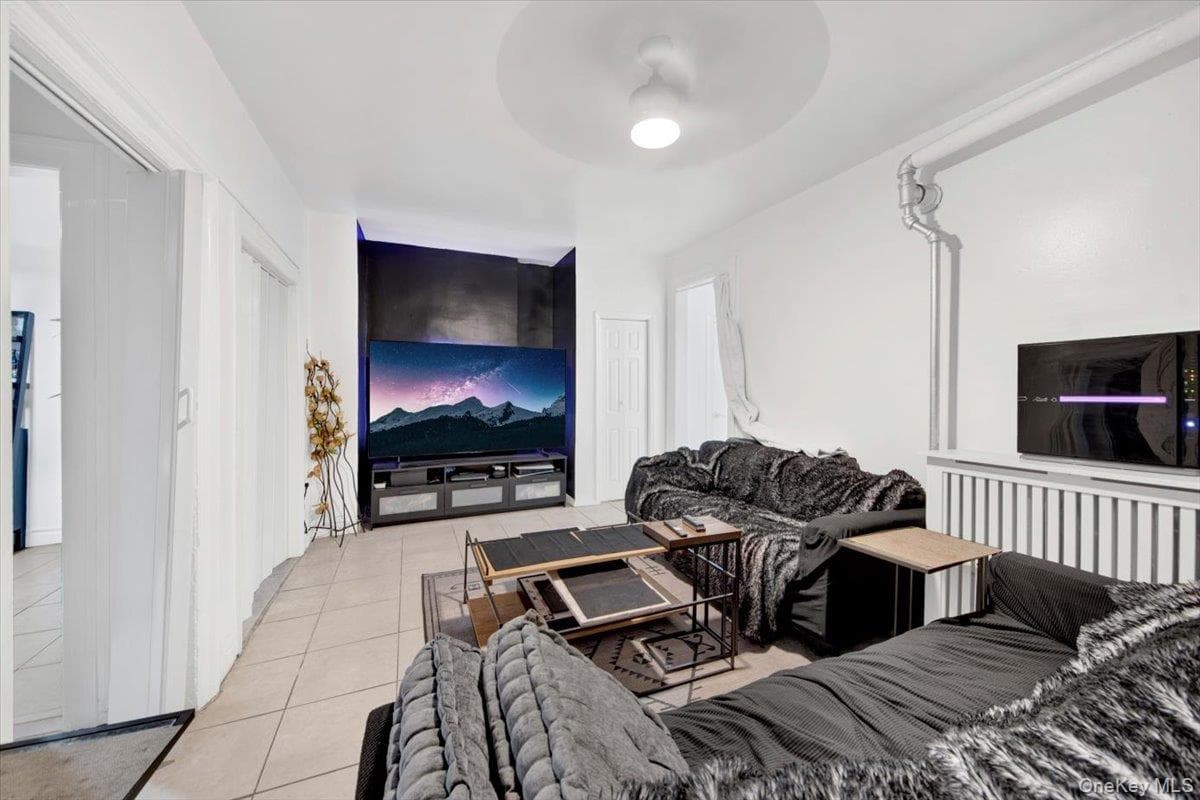 1972 Lafontaine Ave Unit: 1972, Bronx