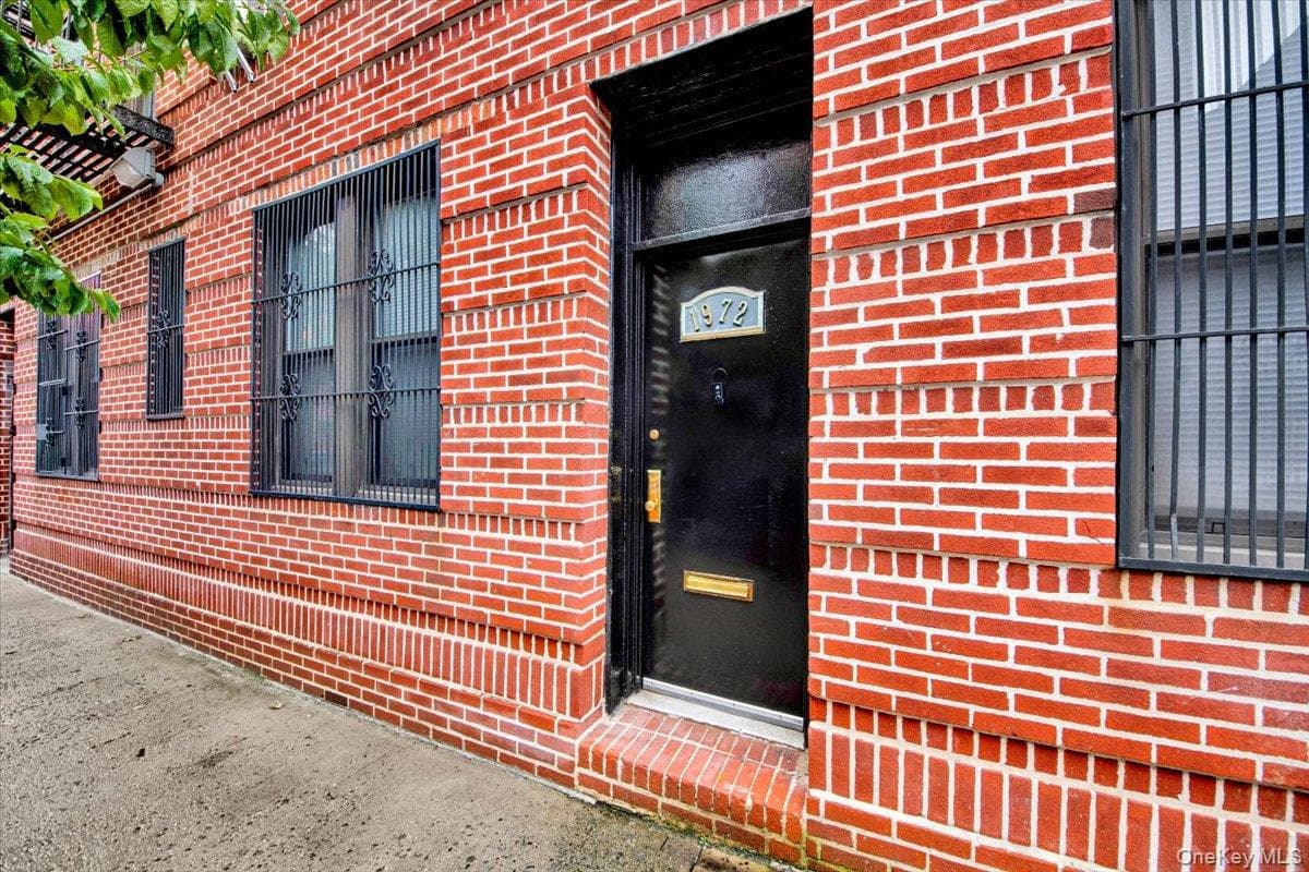 1972 Lafontaine Ave Unit: 1972 thumbnail 2