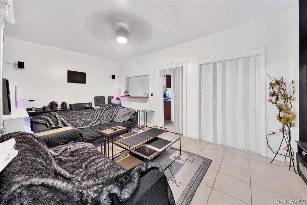 1972 Lafontaine Ave Unit: 1972 thumbnail 4