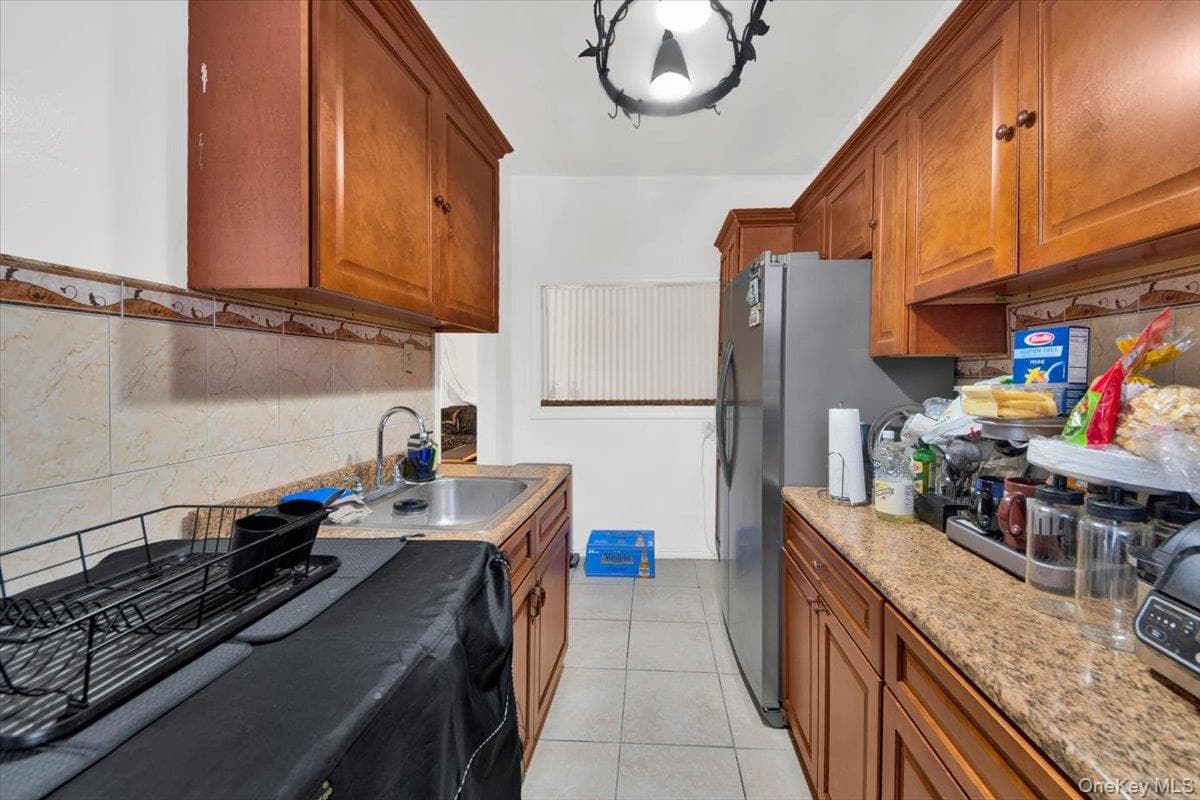 1972 Lafontaine Ave Unit: 1972 thumbnail 7