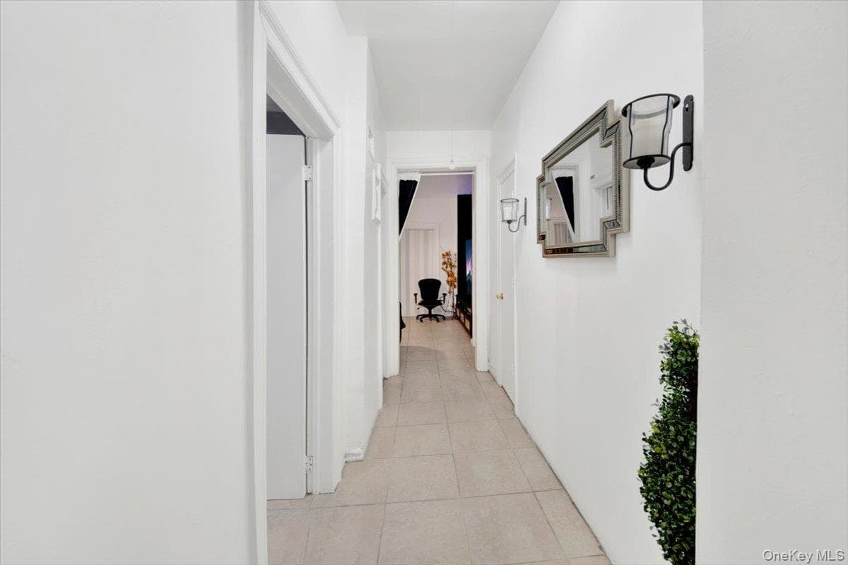 1972 Lafontaine Ave Unit: 1972 thumbnail 9