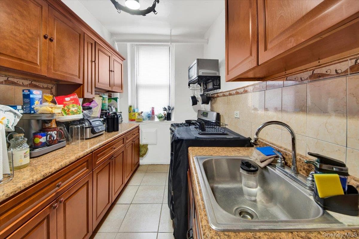 1972 Lafontaine Ave Unit: 1972 thumbnail 5