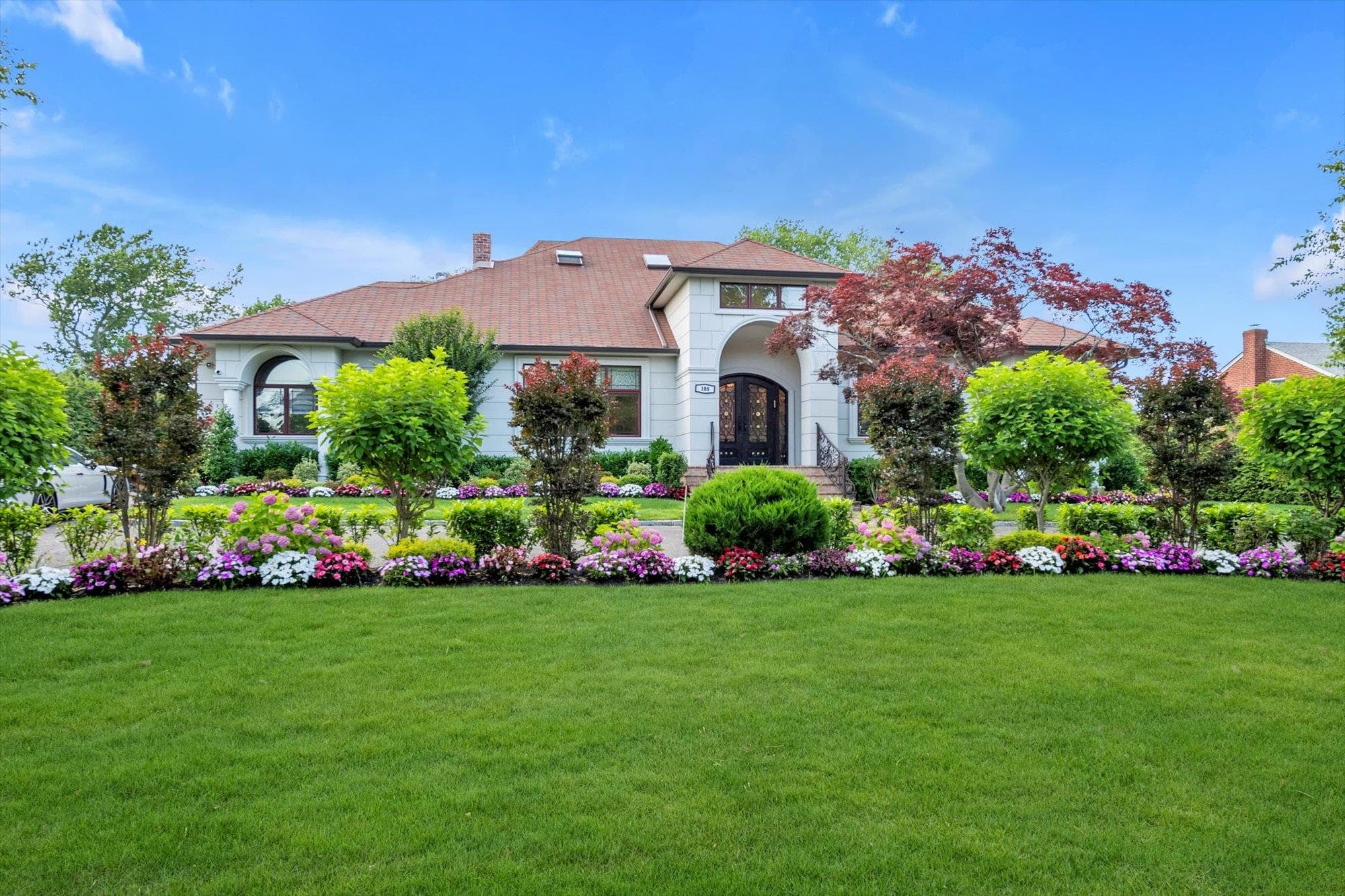 185 Dolphin Drive, Hewlett Neck