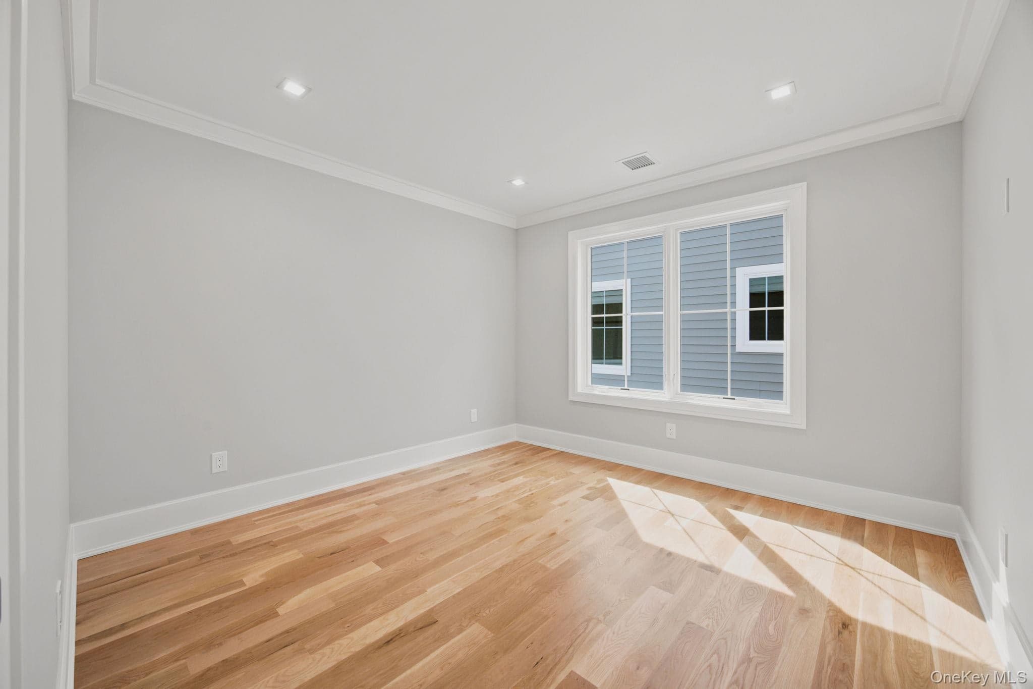 404 Langley Avenue thumbnail 20