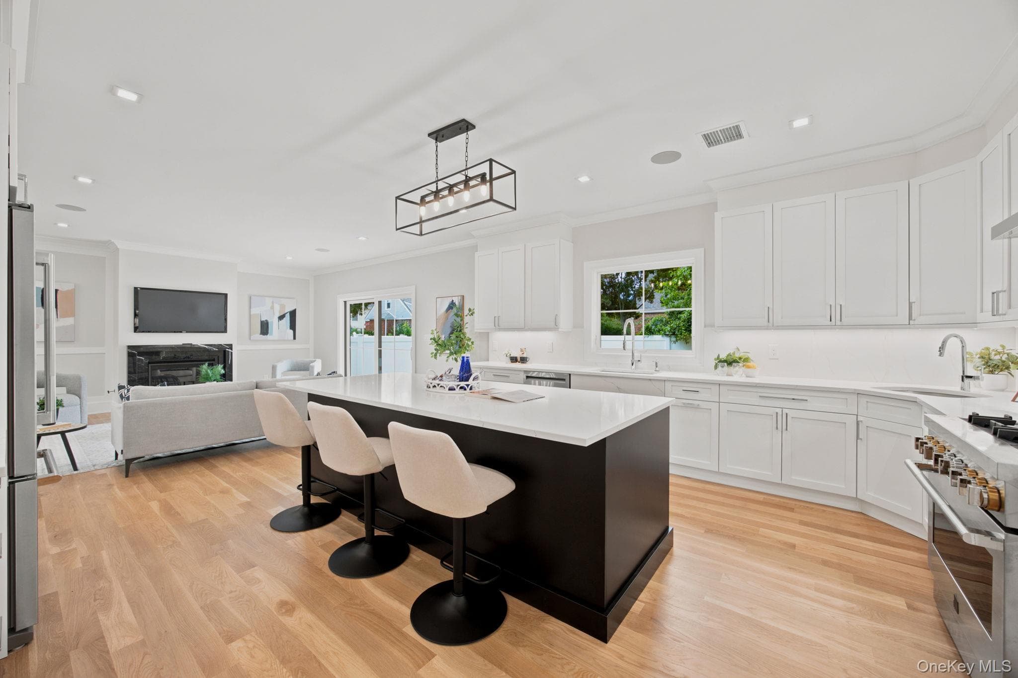 404 Langley Avenue thumbnail 14