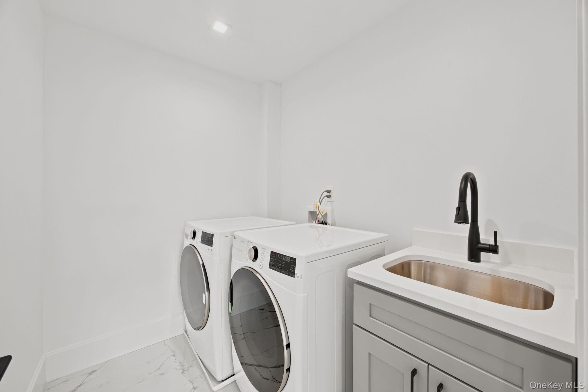 404 Langley Avenue thumbnail 24