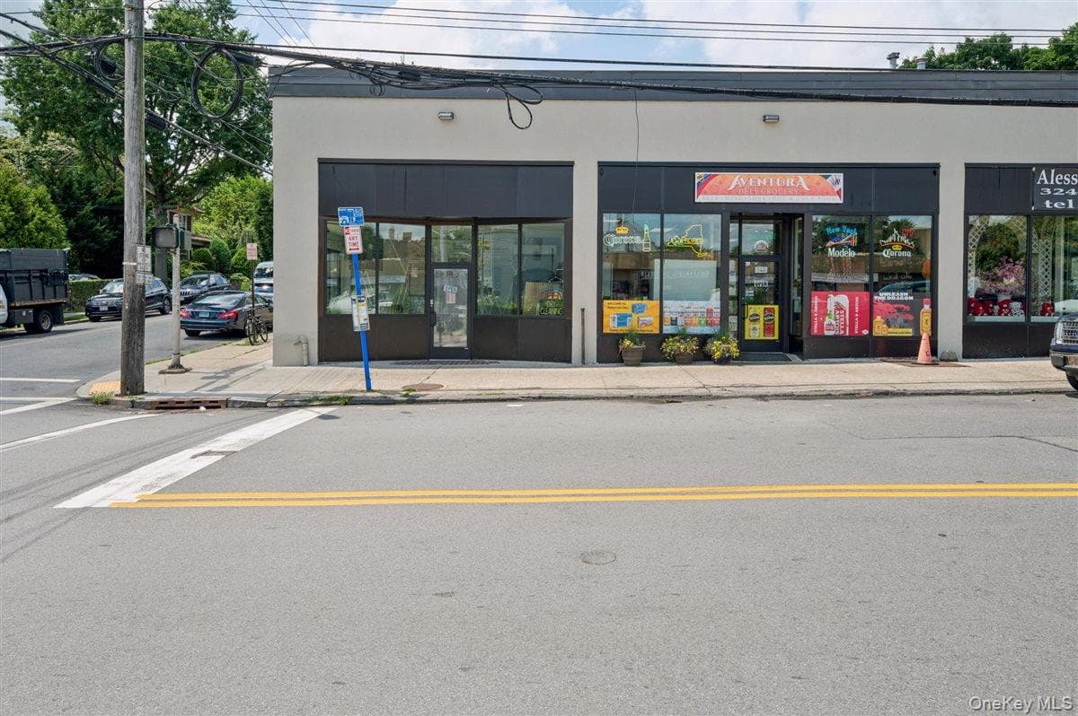 320 Webster Avenue thumbnail 4