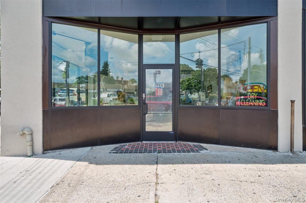 320 Webster Avenue thumbnail 3