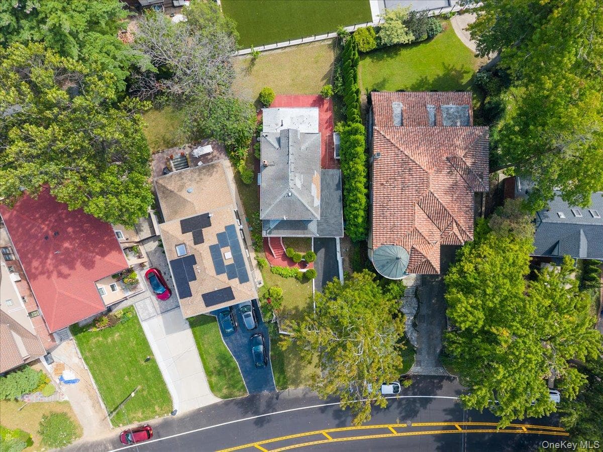 195-12 Mclaughlin Avenue thumbnail 4