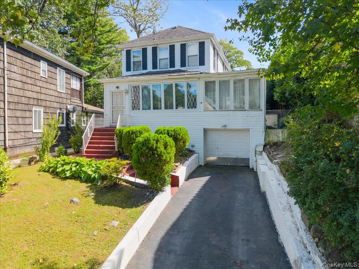 195-12 Mclaughlin Avenue thumbnail 2