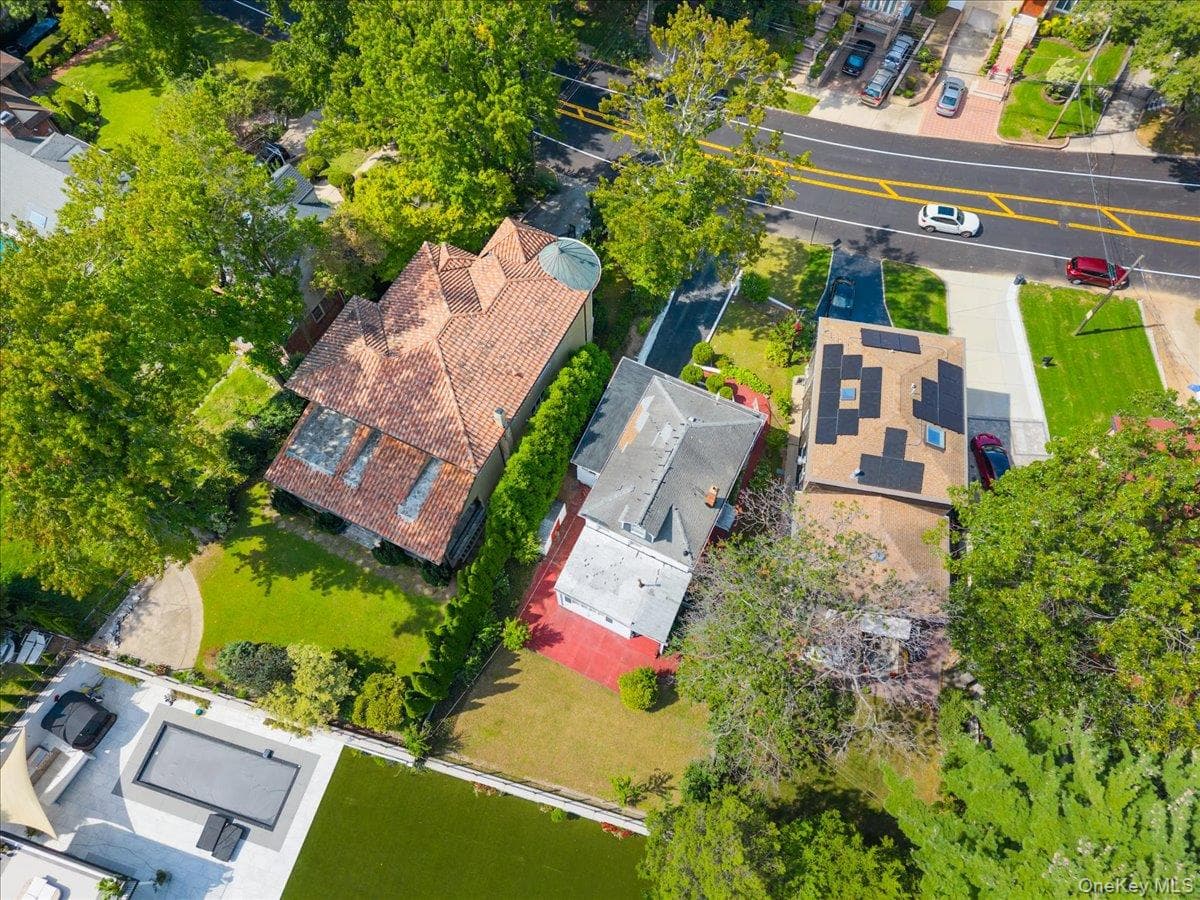 195-12 Mclaughlin Avenue thumbnail 5