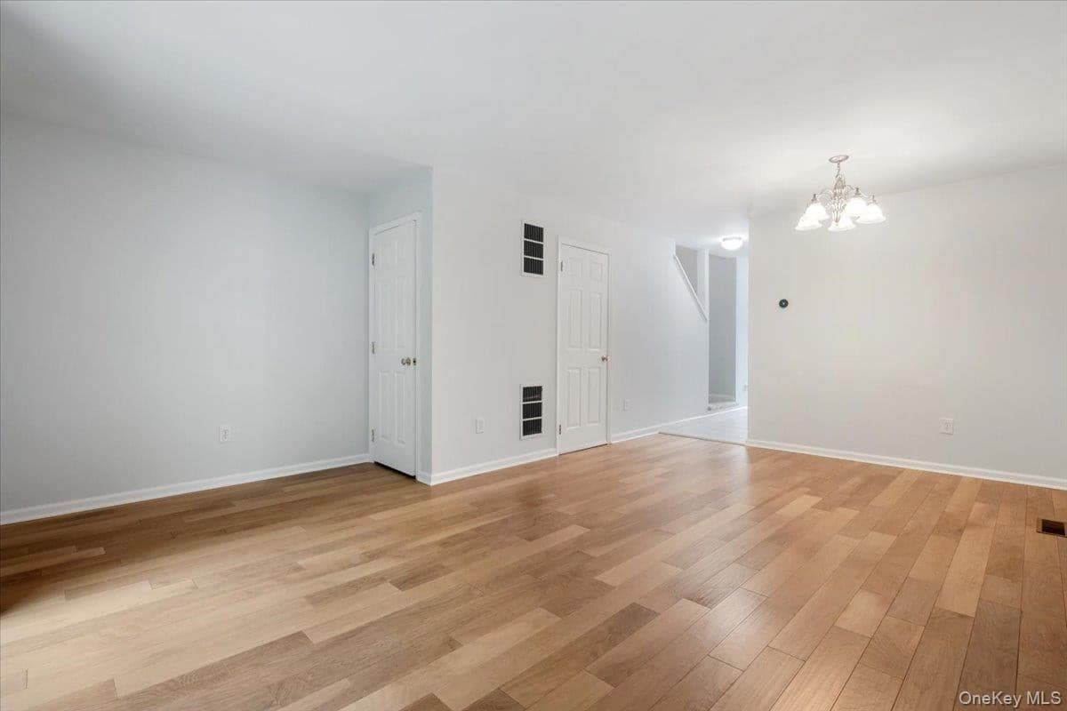 307 Alexandra Court thumbnail 2