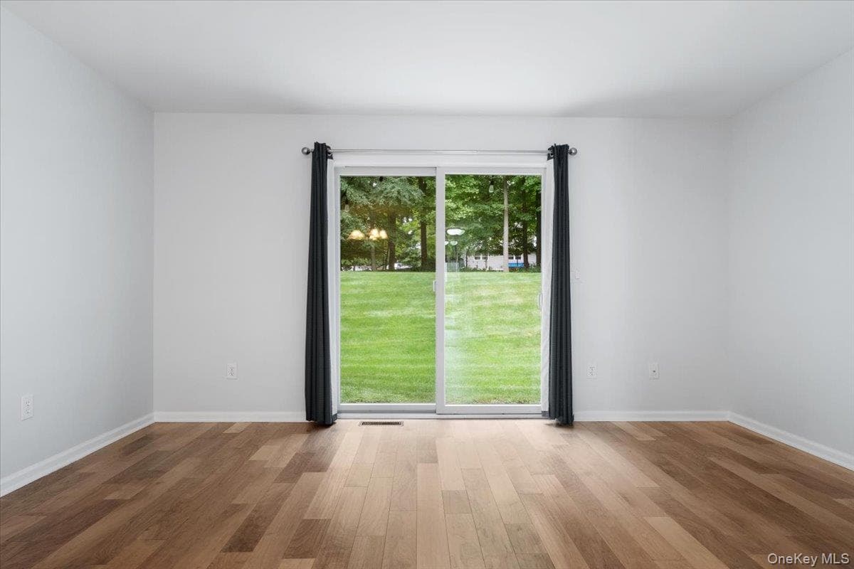307 Alexandra Court thumbnail 8