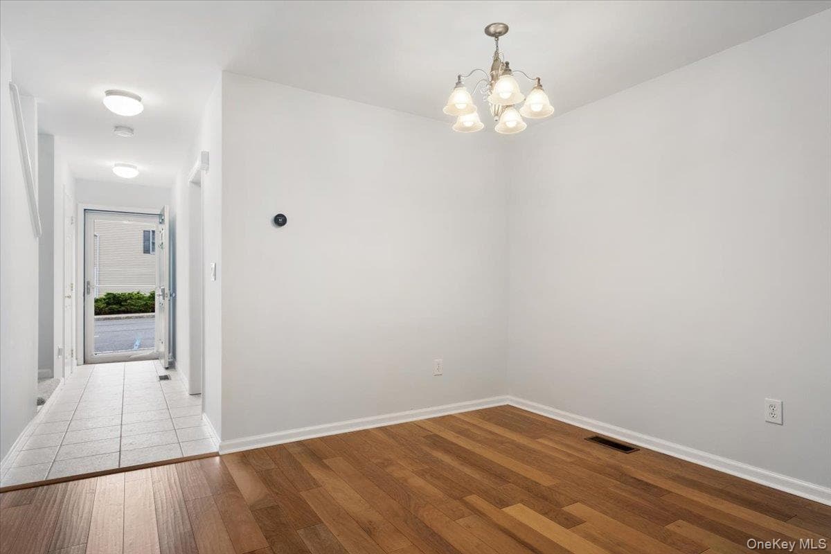 307 Alexandra Court thumbnail 13