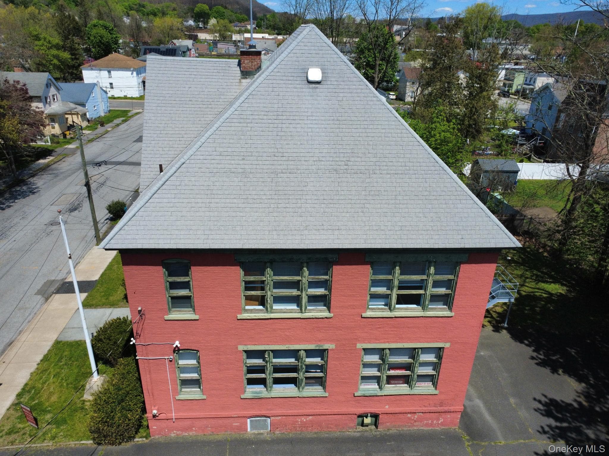9 Thompson Street thumbnail 5