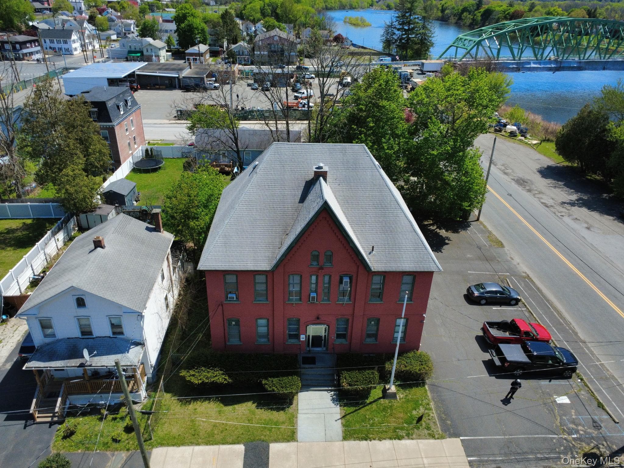 9 Thompson Street photo 1