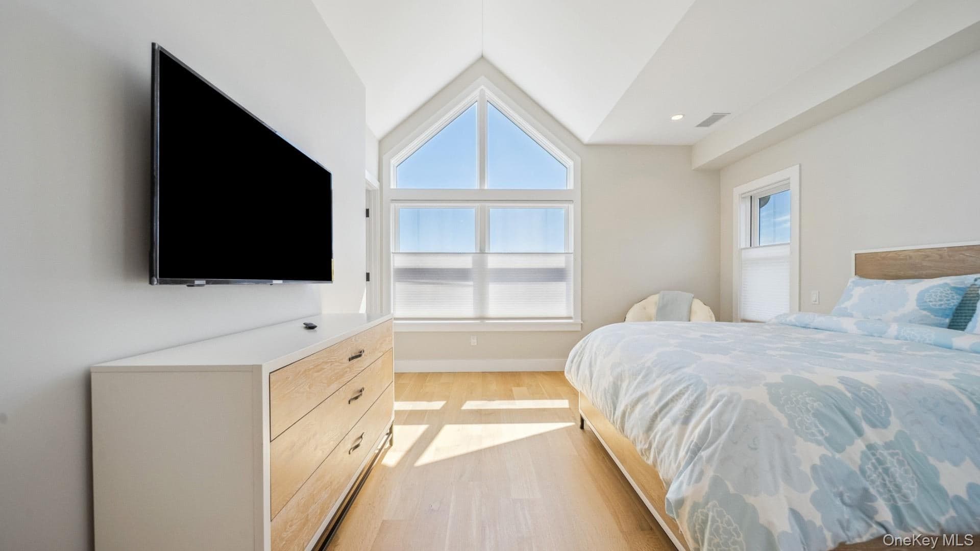102 & 92 Dune Road thumbnail 29