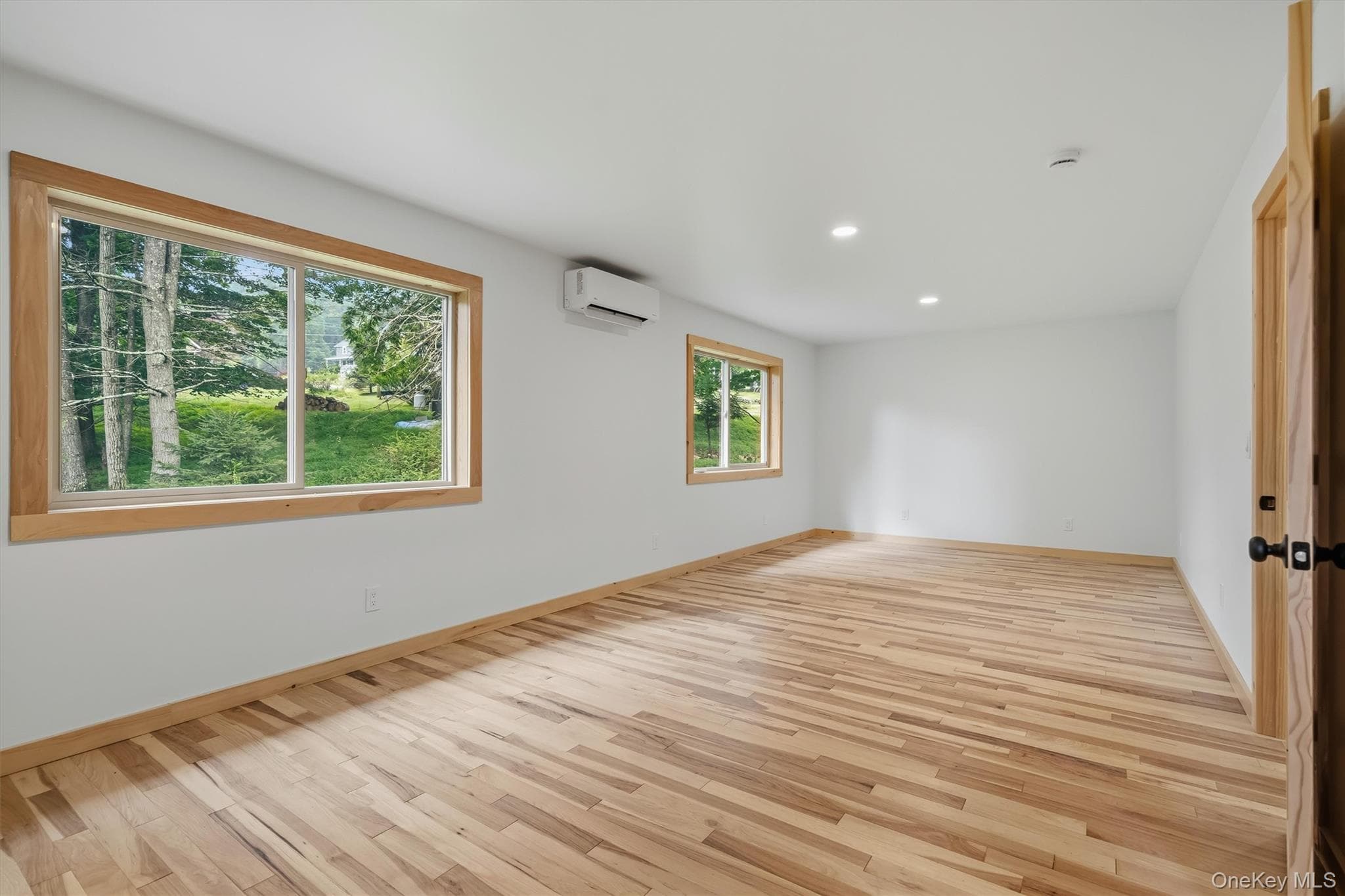 71 Oak Street thumbnail 36