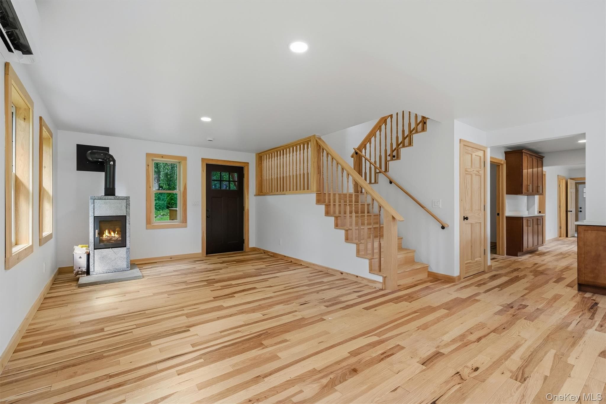 71 Oak Street thumbnail 12