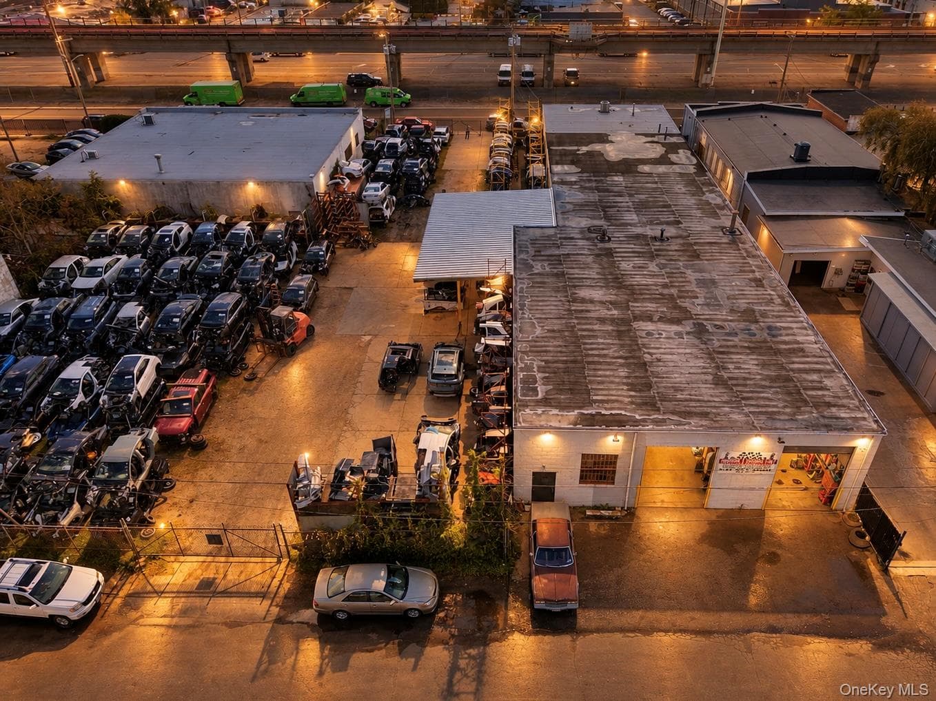 556 W Hoffman Avenue thumbnail 6