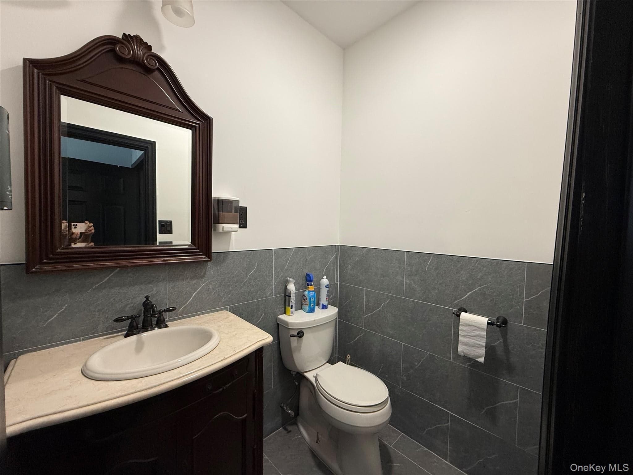 556 W Hoffman Avenue thumbnail 14