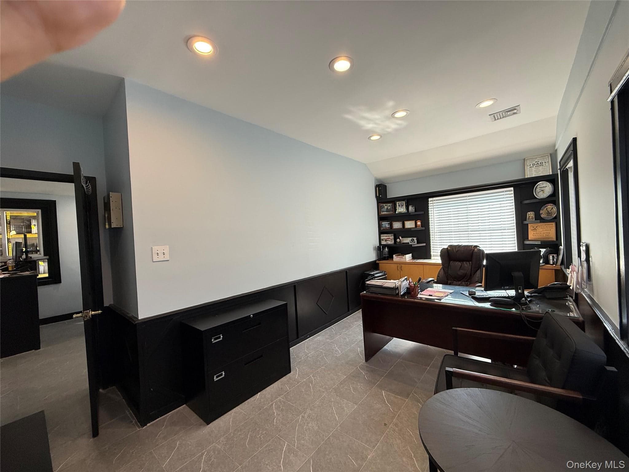 556 W Hoffman Avenue thumbnail 15