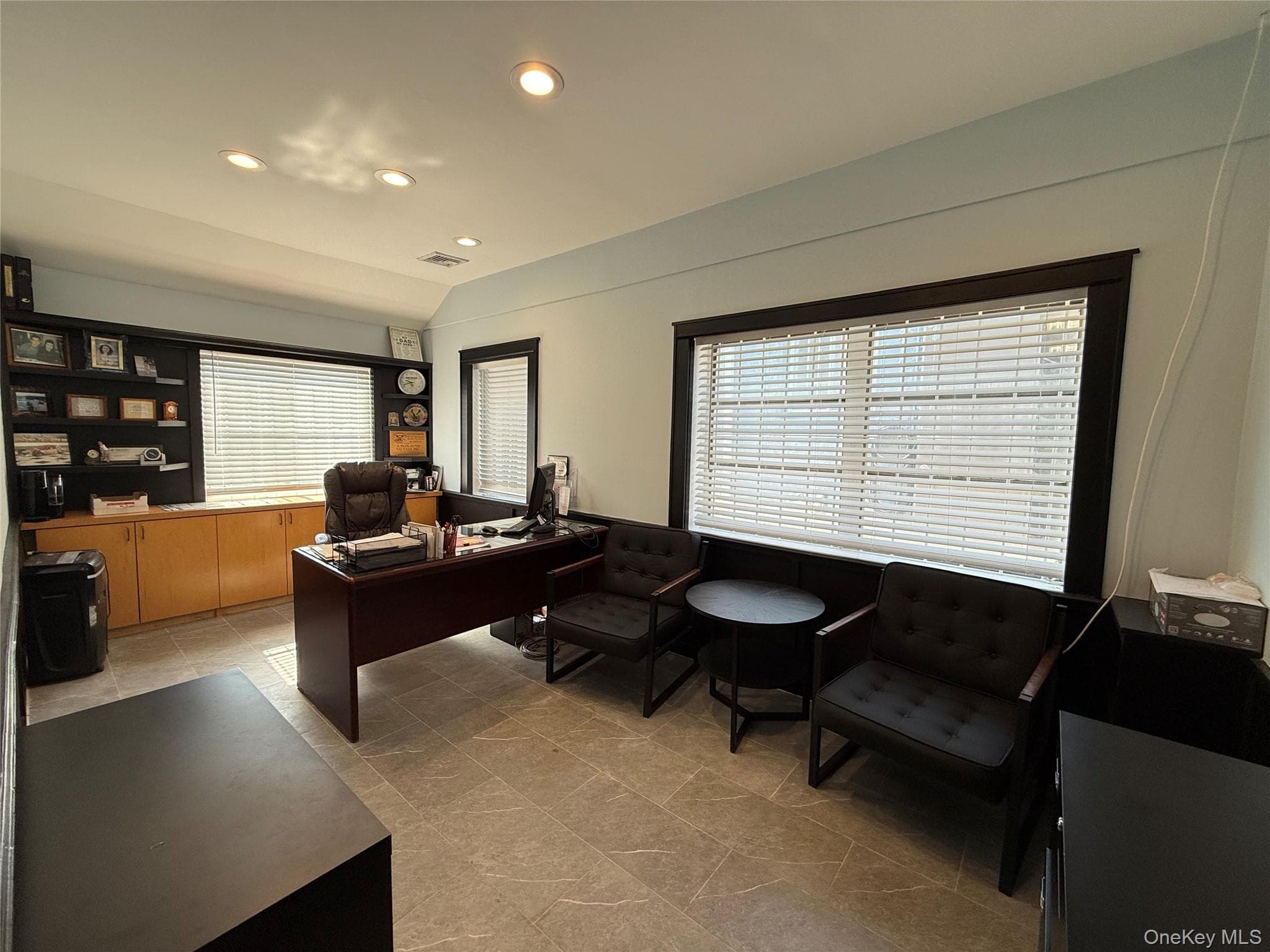 556 W Hoffman Avenue thumbnail 12