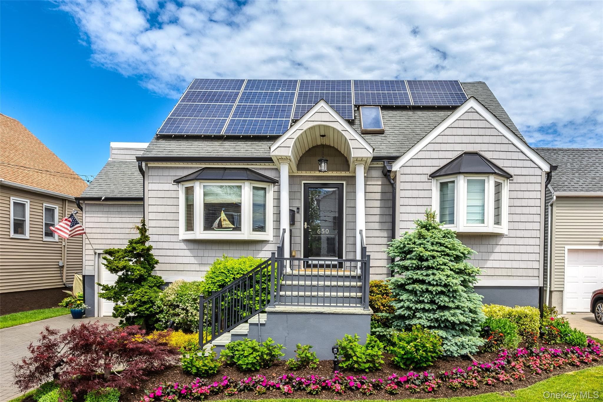 650 S 9th Street, Lindenhurst