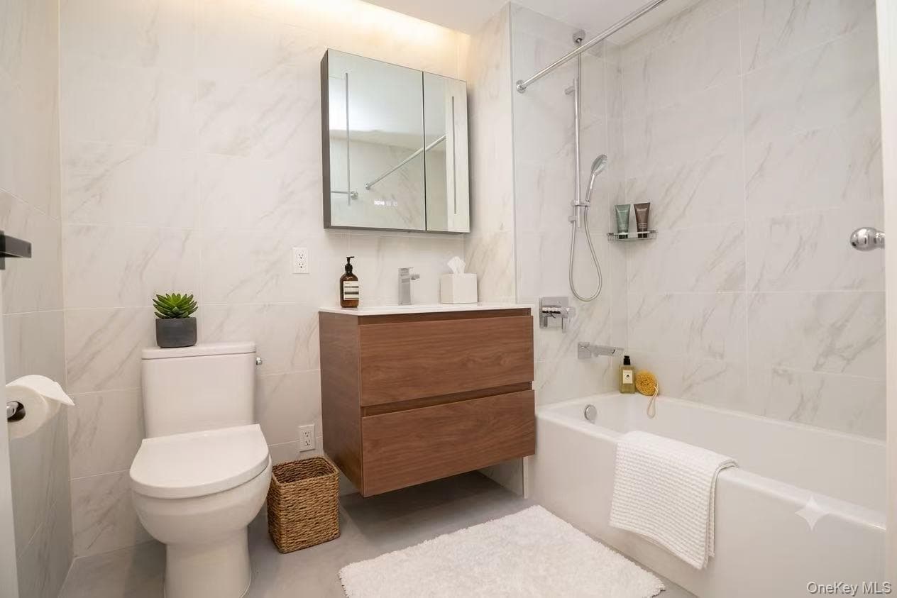 14449 S Northern Boulevard Unit: 412 thumbnail 7