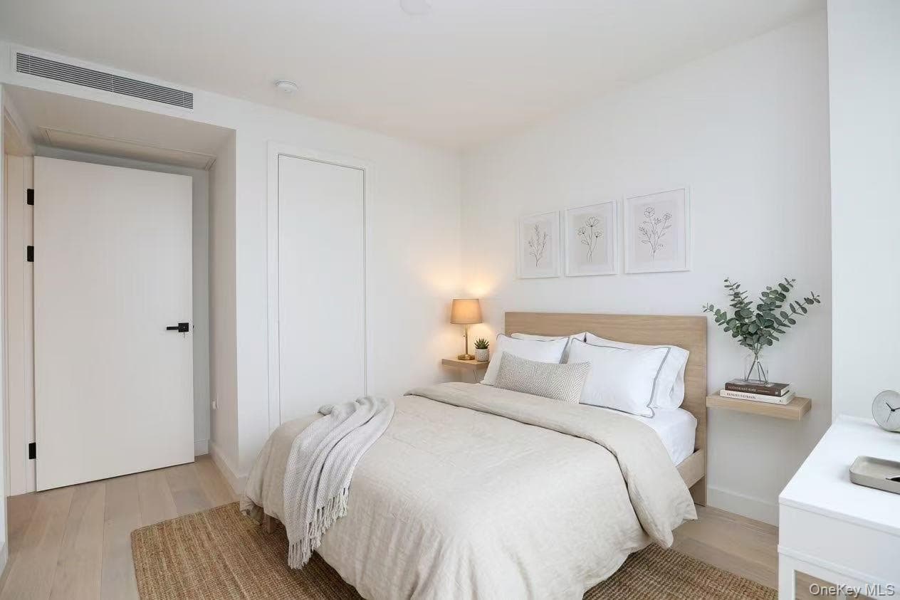 14449 S Northern Boulevard Unit: 412 thumbnail 5