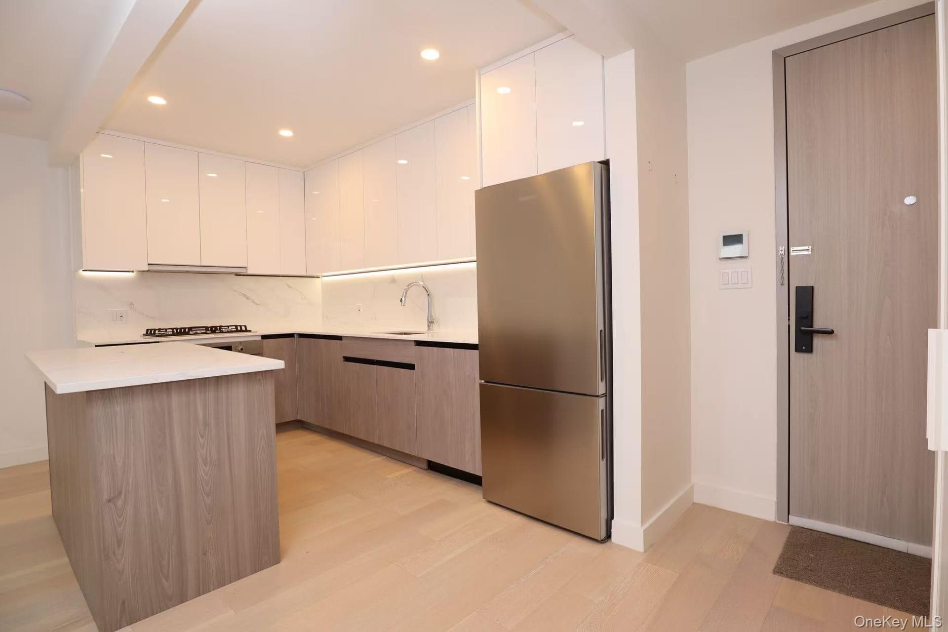 14449 S Northern Boulevard Unit: 412 thumbnail 14
