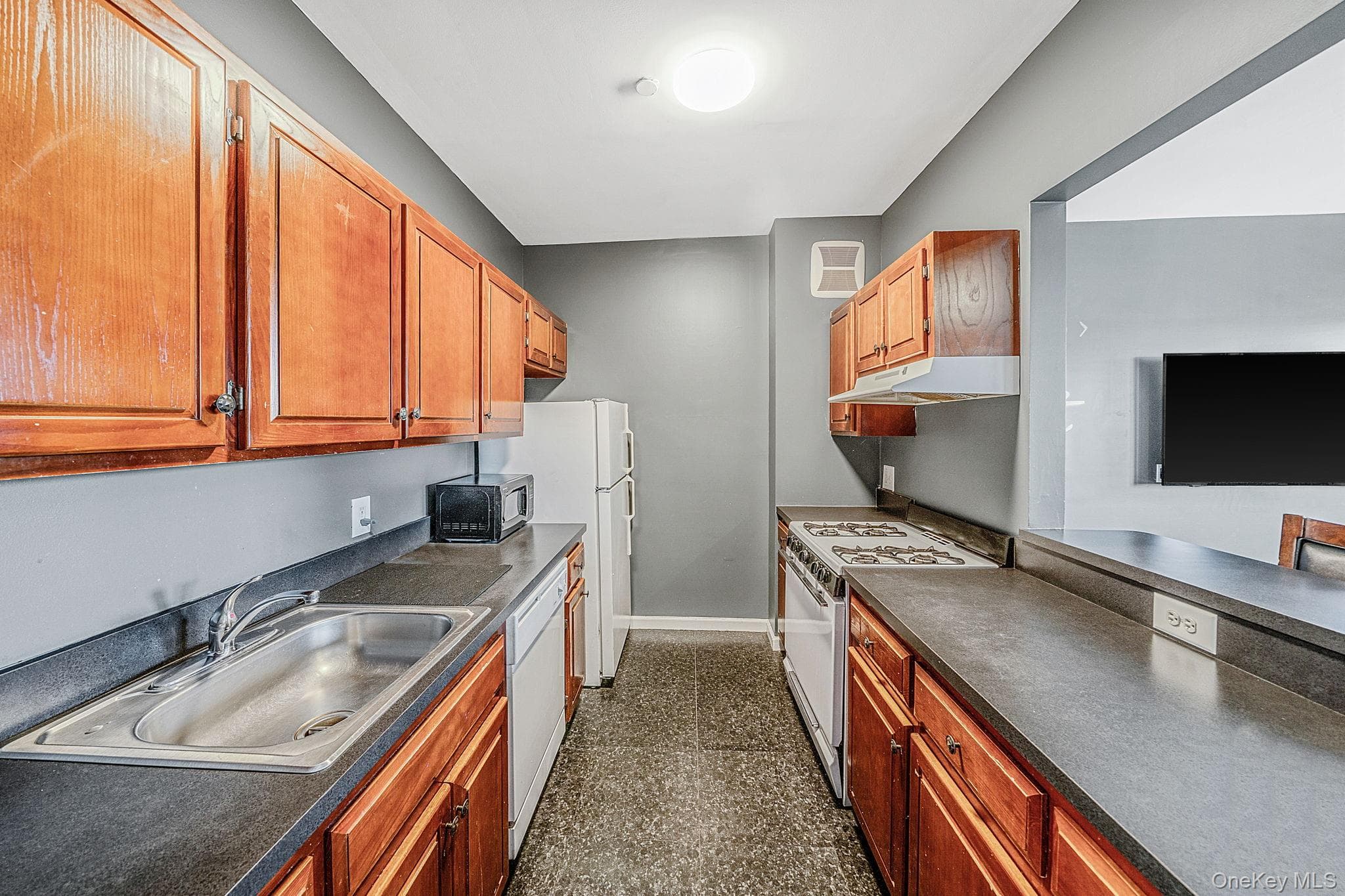 821 Prospect Avenue thumbnail 10